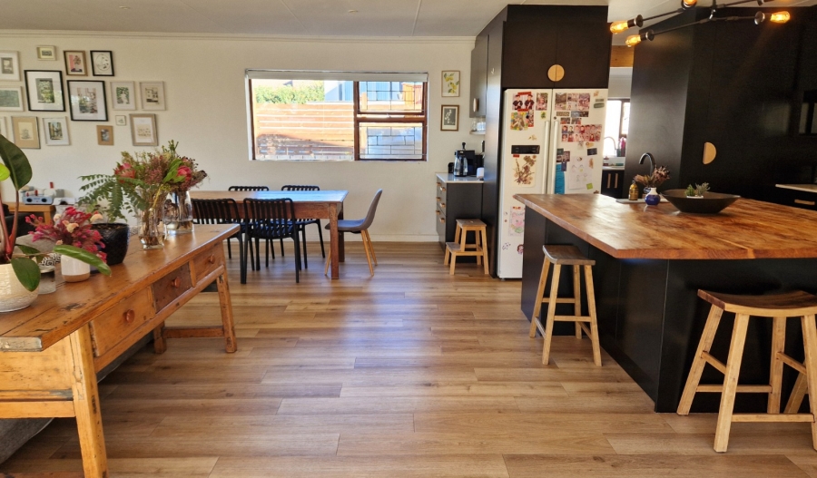 3 Bedroom Property for Sale in Wavecrest Eastern Cape